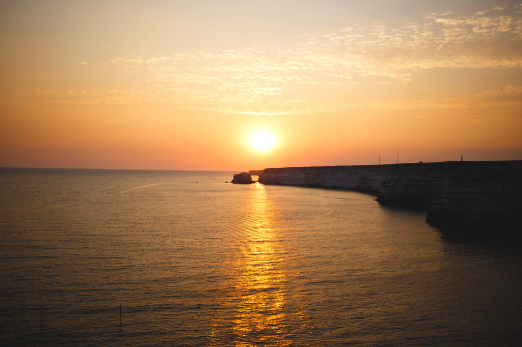 beautiful sunset sun sets in the sea